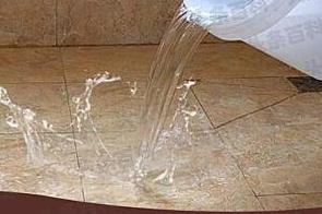 海拉尔漏水维修 免砸砖防水材料该如何施工